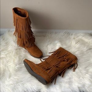 MINNETONKA MOCCASINS